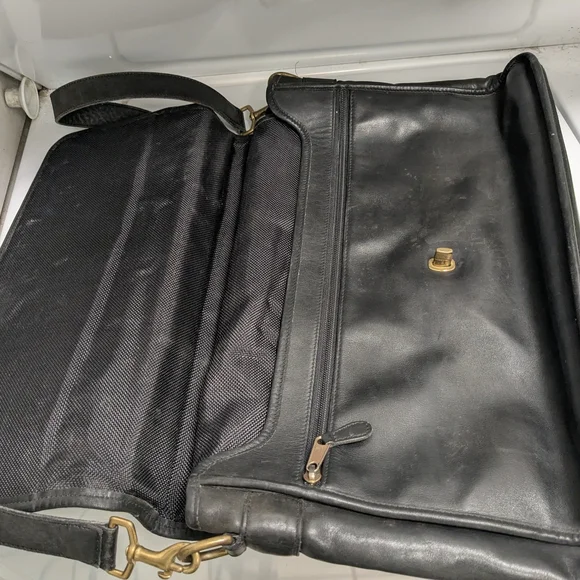 Coach Vintage 1997 G7S-0524 Black Leather Briefcase/Messenger Bag - Picture 8 of 14